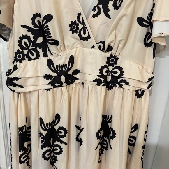 SHEIN Black and Cream Midi Dress - Picture 4 of 6